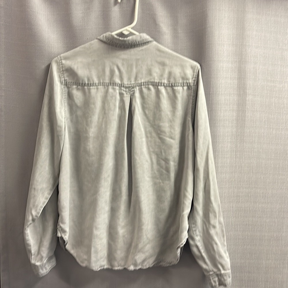 Universal thread gray button down - Picture 5 of 5